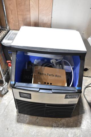 BRAND NEW SCRATCH AND DENT! 2025 Avantco 194UCF280A Stainless Steel Commercial Undercounter Full Cube Ice Machine. 299 lb. 115 Volts, 1 Phase. - Item #1226027