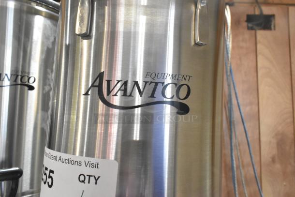 Brand new Avantco ITD5-GS-MV 5-gallon iced tea dispenser, stainless steel valve, no lid, scratch and dent condition.