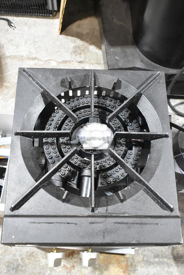 BRAND NEW Cooking Performance Group CPG-SP-18-N natural gas stock pot range, 80,000 BTU, minor scratches, top view.