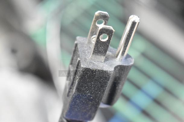 Close-up of a power plug for a 2025 VitaMix VM0141A 5205 XL 4.2 hp blender. Item labeled "Scratch and Dent."