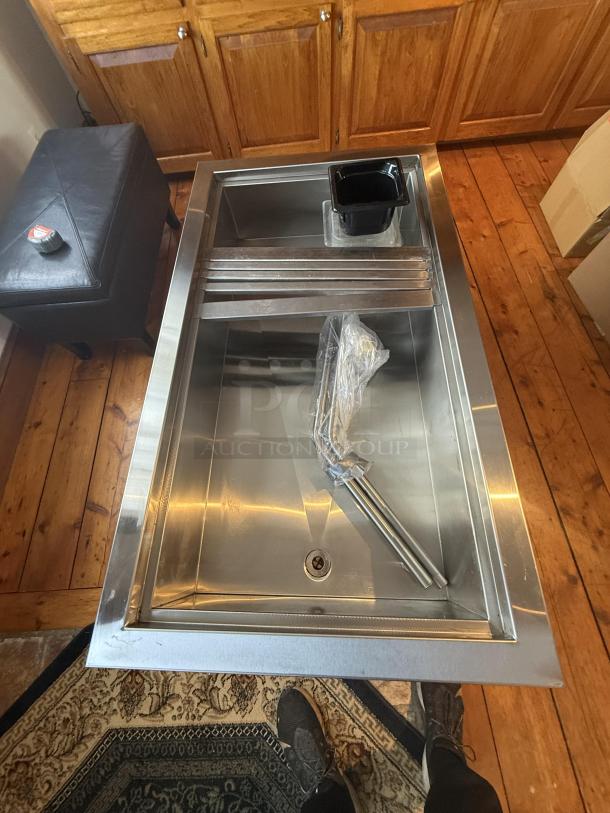 Wells RCF-200 drop-in cold pan with sneeze guard, 2-well, stainless steel, for restaurants, excellent condition.