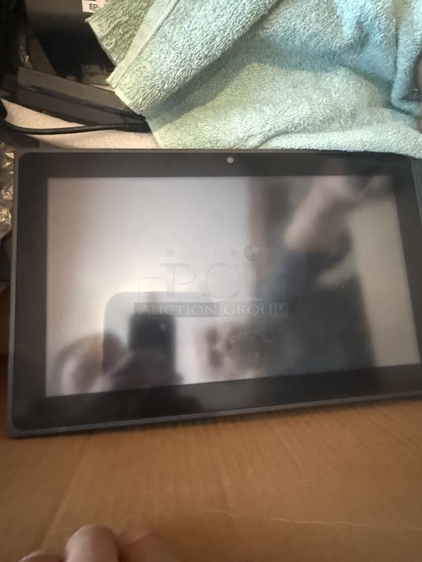 Pinnacle POS touchscreen, professional-grade, ideal for retail. Includes CAS SW-10 scale. Clean, reliable setup for C-store/deli.