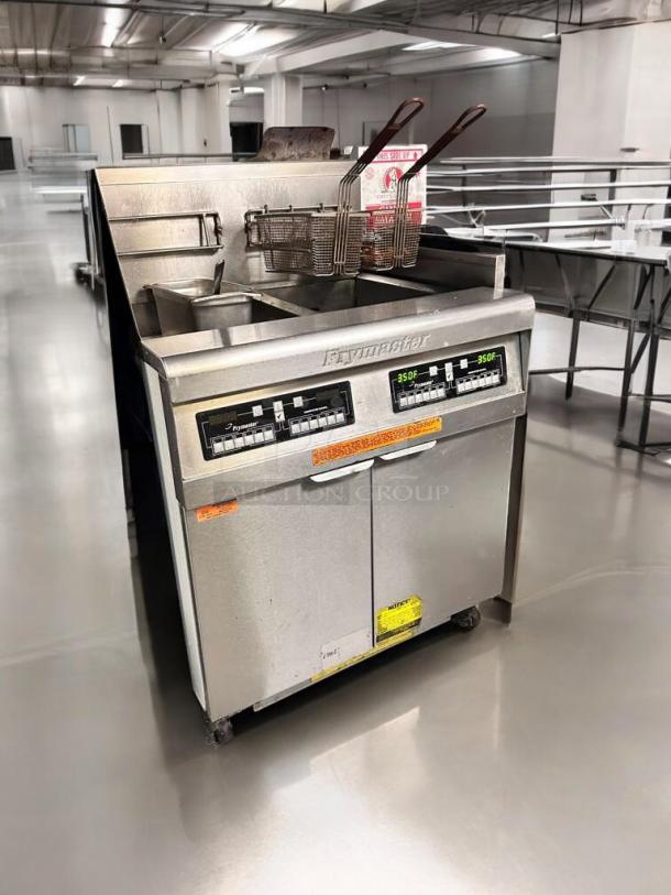 Frymaster FPP245ESD commercial gas fryer, dual vat, superb condition, natural gas, fully tested, with control panels and fryer baskets.