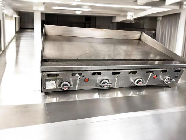 Vulcan heavy-duty commercial gas flat top griddle, outstanding condition, natural gas, fully tested, stainless steel exterior.