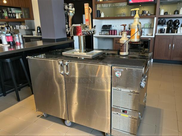 Glastender BB60-R1-SN(LR), 60" stainless steel back bar cooler with 8 draft beer dispensers, tested and working.
