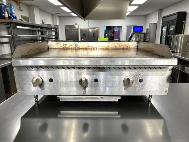 American Range ARSMG-36 36" countertop gas griddle, tested, in great condition. Stainless steel, three knobs, clean surface.