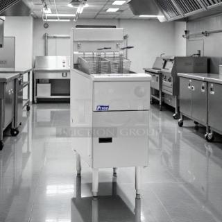 Perfect Condition - Pitco® SG14-S Natural Gas 40-50 lb. Stainless Steel Floor Fryer - 110,000 BTU - Tested & Working! - Item #1226103