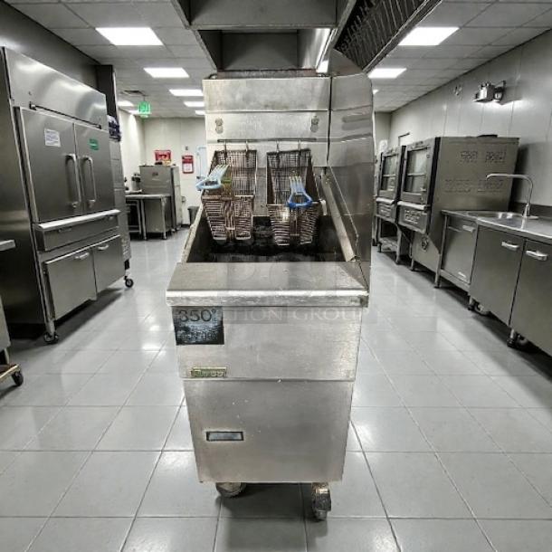 Pitco SG14-S natural gas stainless steel floor fryer, 40-50 lb. capacity, 110,000 BTU, perfect condition, tested and working.