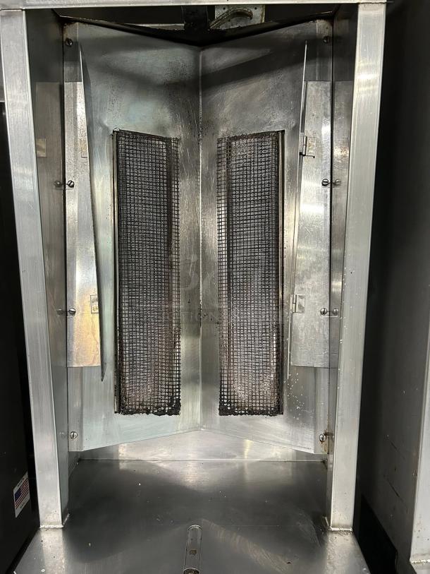 Auto Doner 3PG natural gas vertical broiler in great condition, 65 lb. capacity, tested and working.