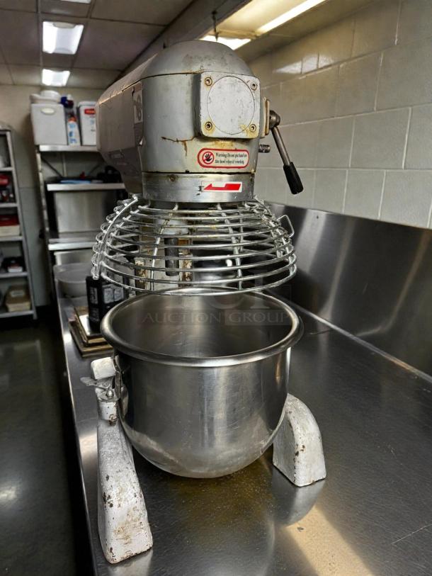 Uniworld UPM-20LET 20 Quart Electric Planetary Mixer, perfect condition, with attachment, tested and working.