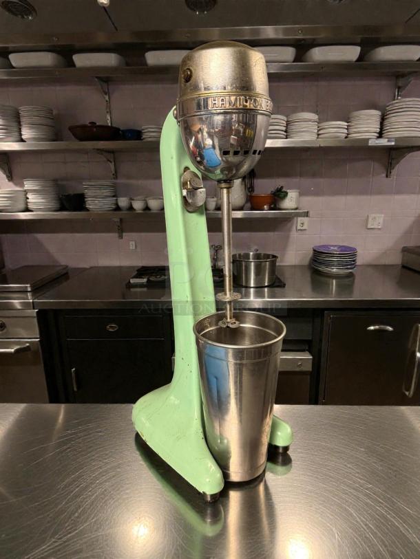 Hamilton Beach Drink Master mixer, mint green, 115v, perfect condition, tested and working. Stainless steel mixing cup included.