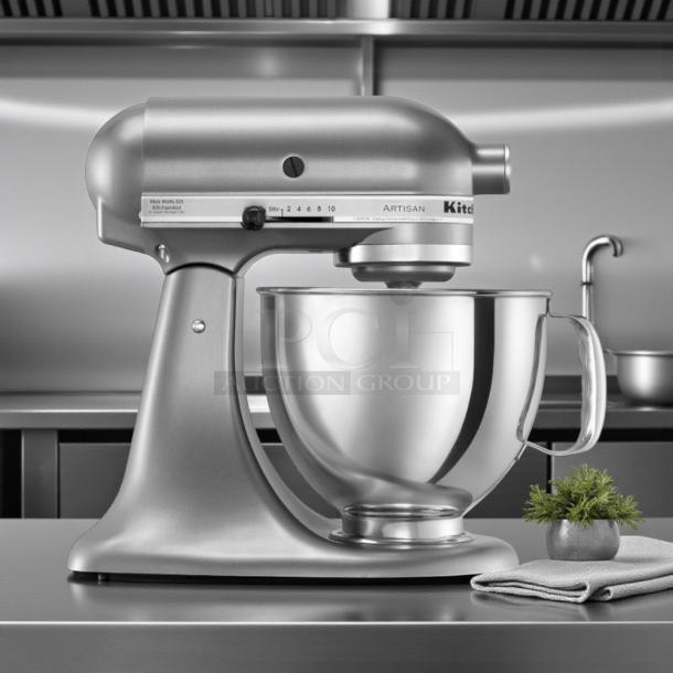 KitchenAid Artisan Stand Mixer, 5 qt., great condition, 115v, stainless steel bowl, tested & working, silver finish.