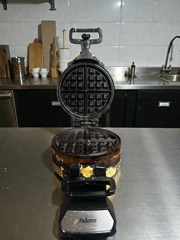 YABANO Belgian Waffle Maker SW-2090B, double rotating iron, tested, working, some batter residue, 115v.