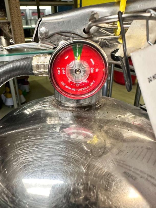 Amerex C260 commercial wet chemical fire extinguisher, superb condition, fully inspected, pressure gauge on top.