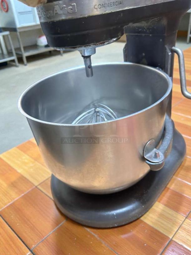 KitchenAid Commercial 8-Qt Bowl Lift Stand Mixer, pristine condition, tested and working, 120V, metal bowl, whisk attachment.