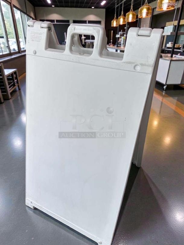 Outstanding condition Signicade Plasticade A-frame sidewalk sign, Classic model, tested and ready for use.