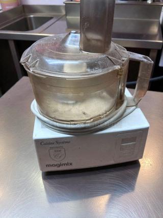 Magimix Cuisine Système 3000 automatic food processor, excellent condition, 120V, fully tested, visible logo and control panel.