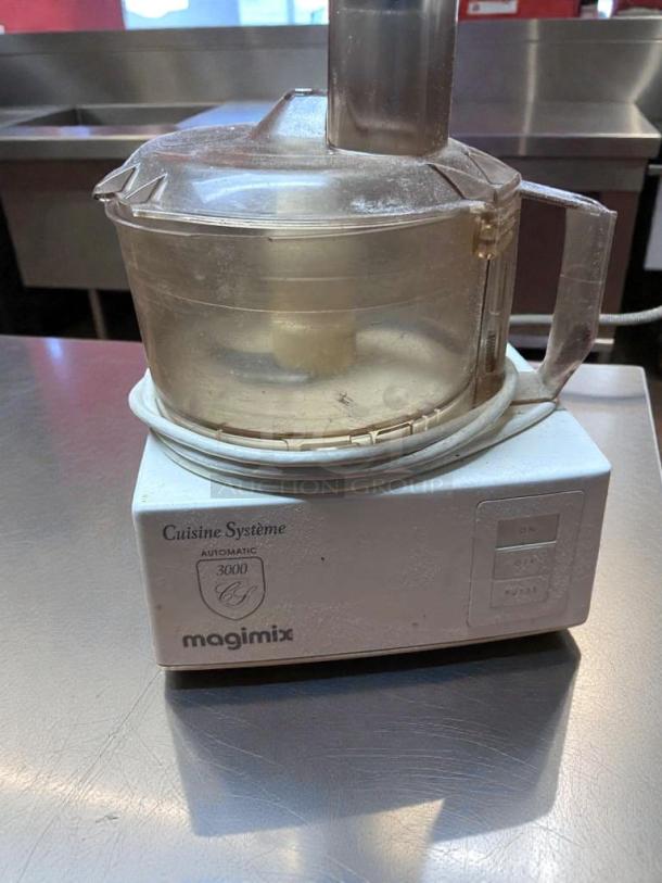 Magimix Cuisine Système 3000 Automatic Food Processor, excellent condition, 120V, tested and working, model label visible.