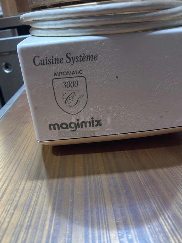 Magimix Cuisine Système 3000 Automatic Food Processor in excellent condition. Labels display model and brand. Fully tested and working.
