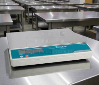 Taylor TE22OS digital countertop portion control scale, very good condition, tested and working, made by Taylor Precision Products.