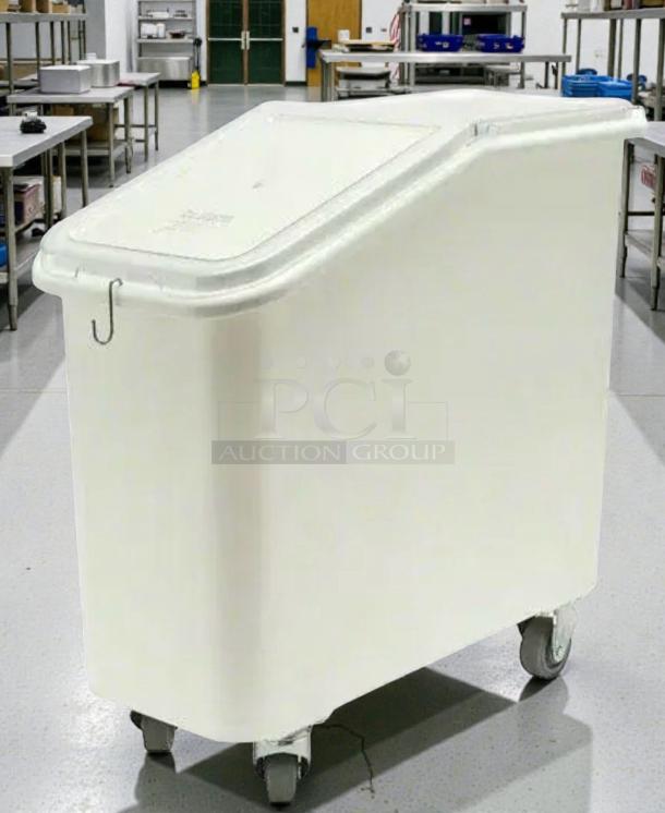 Cambro ingredient bin with slanted lid, superb condition, fully tested, on casters, white. Quantity: 3 available.