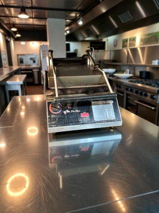Star Pro-Max countertop panini press in very good condition, 120v, fully tested and working, with visible control markings.