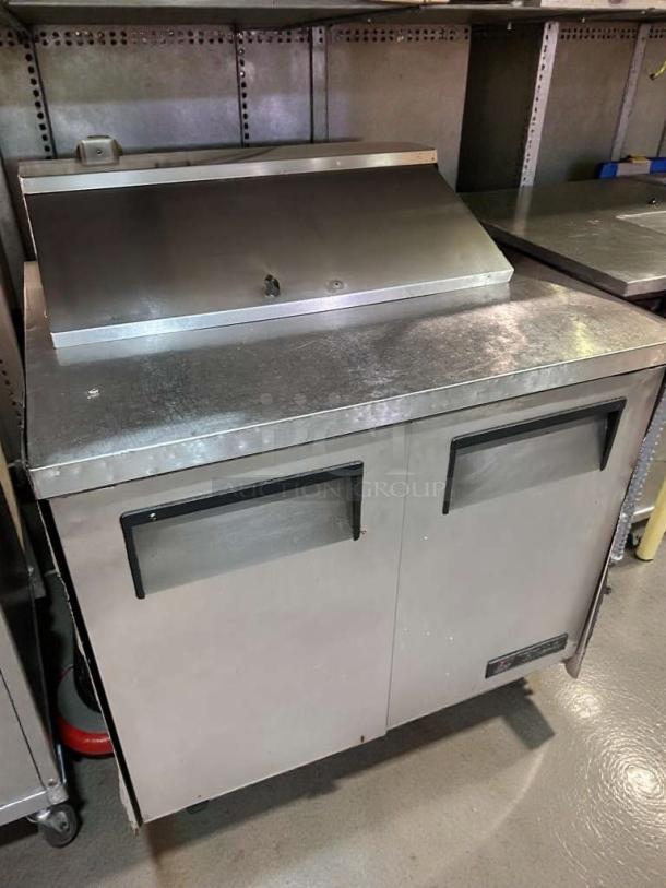 True TSSU-36-08 refrigerated sandwich prep table, very good condition, stainless steel, 115v, tested and working.