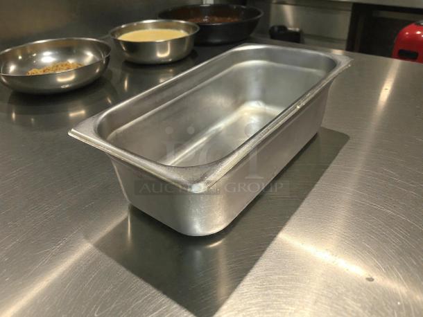 Winco SPJH-304 1/3 size stainless steel steam pan, 4" deep, heavy weight, great condition.