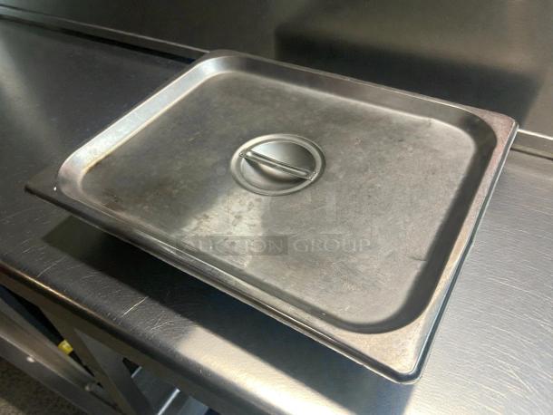 Choice 1/2 Size Stainless Steel Steam Table Pan Cover, perfect condition, features handle and durable material.