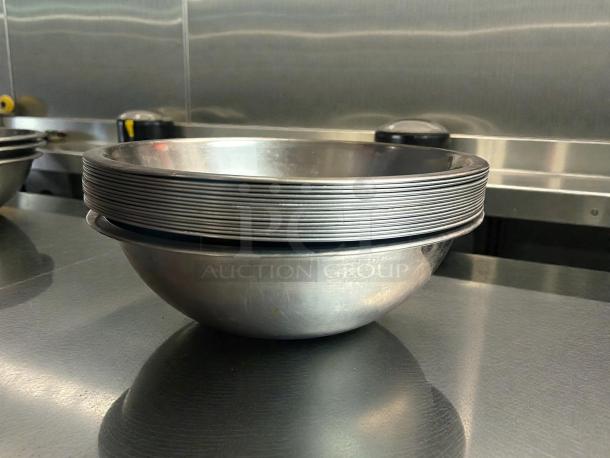 American Metalcraft SSB500 11.5" stainless steel mixing bowl, 5 qt capacity, excellent condition.