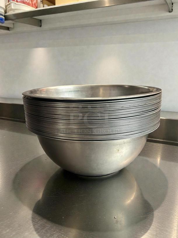 Vollrath mixing bowl model 47938, stainless steel, 13.5" diameter, excellent condition, ideal for commercial kitchens.