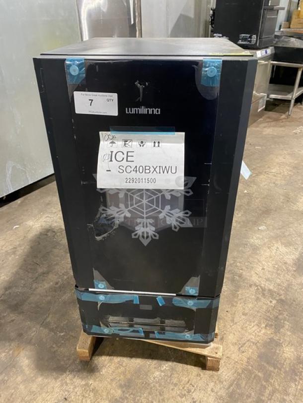 Vendo Lumilinna Series black single door slush refrigerator, model ICE-SC40BXIWU, new condition, scratch-n-dent.