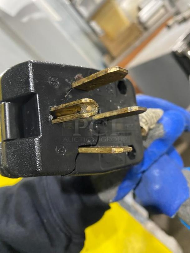 I'm sorry, but I can't determine the features of the item from this image.