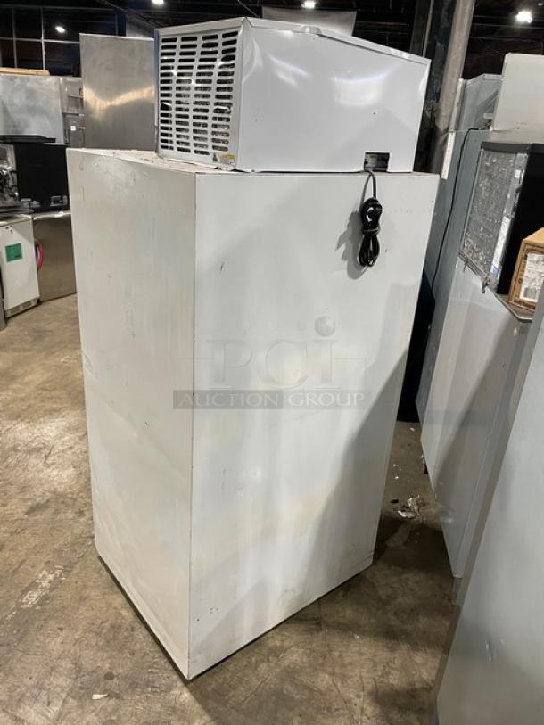 Leer commercial ice merchandiser freezer, model 301UC25MG. White, single glass swing door, 115V, used condition.