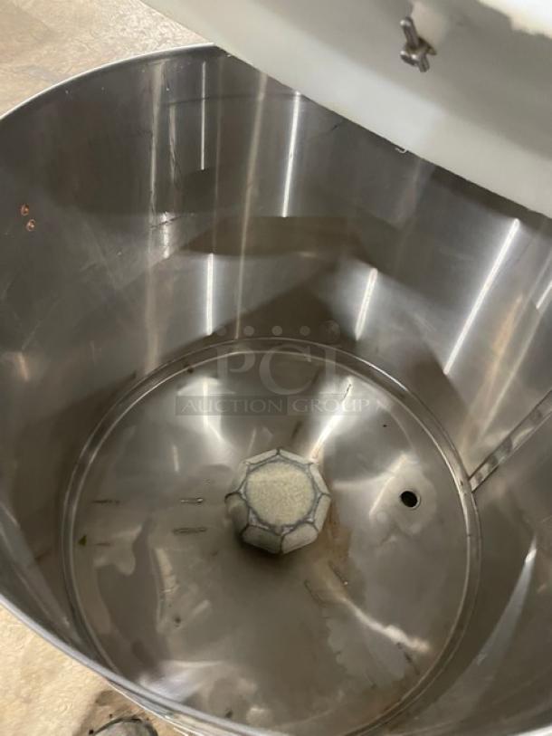 Delfield Salad Ace Series 20 Gal. stainless steel vegetable dryer, model SALD-1, on casters. Smooth, clean interior.