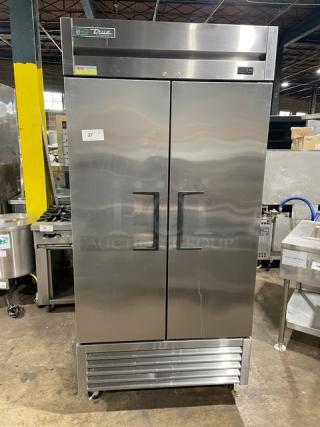 True T-35-HC commercial stainless steel 2-door reach-in refrigerator with poly-coated wire rack, on casters, SN: 9533160.