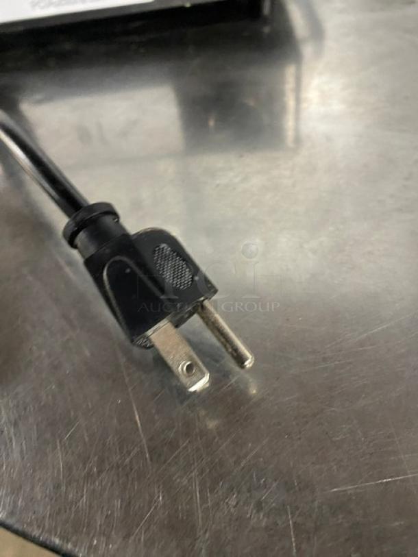 Amko AKIR15 stainless steel infrared cooktop plug, 120V. Features durable construction. Ideal for commercial use.