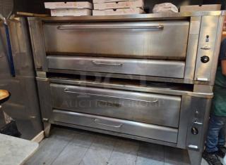 Blodgett Commercial Stainless Steel Natural Gas Powered Double Stacked 6-Pie Pizza Deck Oven! Model: 1060 SN: 0486T6838101! On Legs! 2X Your Bid Makes One Unit! - Item #1226573