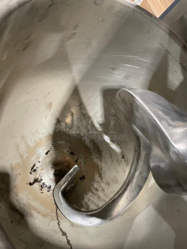 Hobart 60 Qt. planetary dough mixer with stainless mixing bowl and dough hook. Model H-600T, electric, 220V 3 phase.