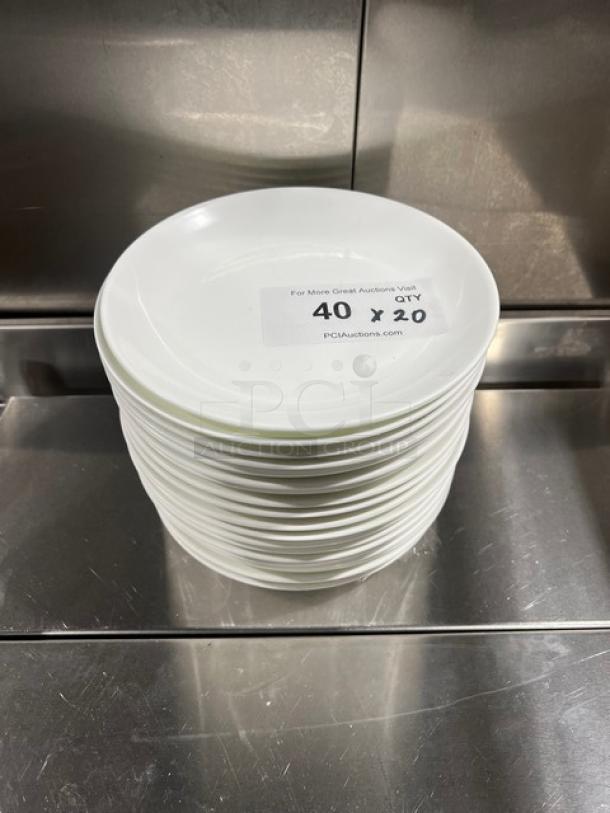 Fortessa commercial white round plate stack, 20 pieces. Label shows quantity 40 x 20. Ideal for commercial use.