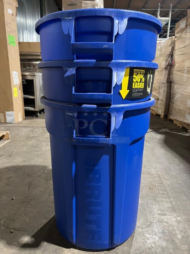 NEW Rubbermaid Brute Series Commercial Blue 32 Gal. Round Trash Can, stackable, durable with 50% easier lifting label.
