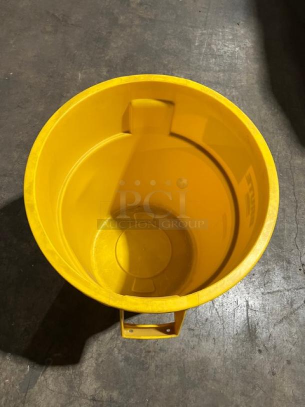 Rubbermaid Brute Series 55 Gal. yellow trash can, commercial grade, round shape, durable plastic, excellent condition.