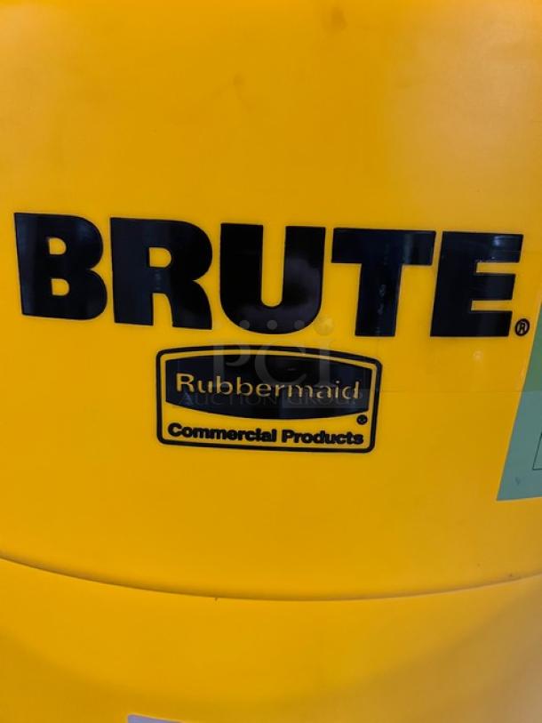 Rubbermaid Brute Series yellow 55 gal. round trash can; commercial grade, durable plastic, excellent condition, branded logo.