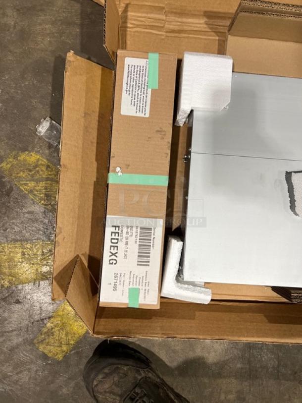 Brand new Hatco Glo-Ray GRA-60D dual infrared warmer in box. Model GRA-60D, SN: 8618762130, 120V 1 Phase.