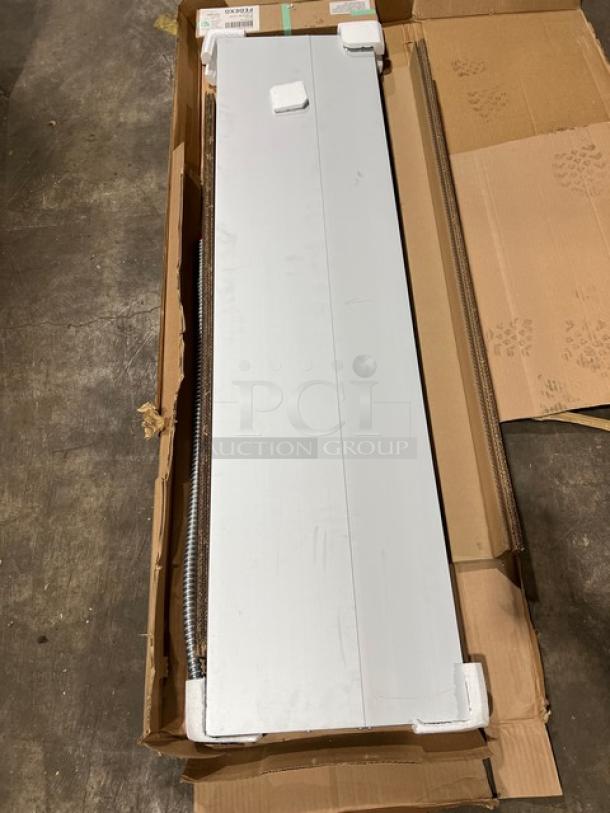 Brand new Hatco Glo-Ray Series GRA-60D 60" dual infrared warmer in original packaging. Model: GRA60D, SN: 8618762130, 120V 1 Phase.