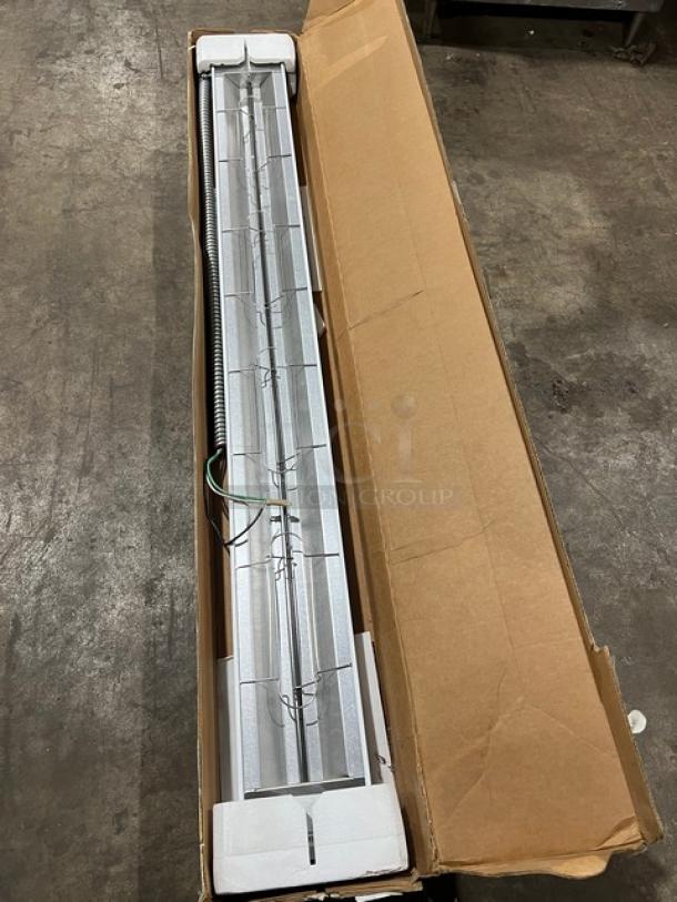 Brand new Hatco Glo-Ray GRAH-60 infrared warmer in box, aluminum, 60" length, high wattage, 120V, 1-phase, SN: 9625051708.