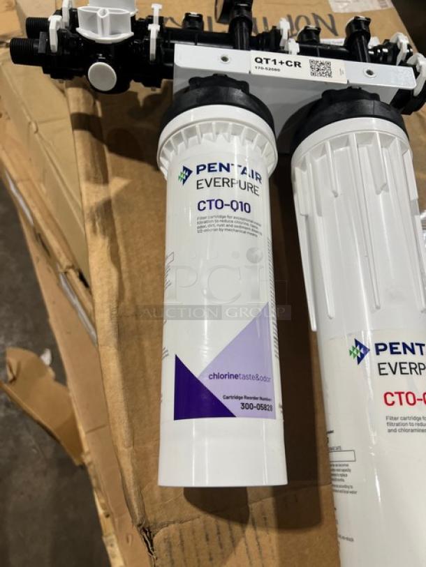 Brand new Pentair Everpure QT1+CR water filtration system with chloramine reduction, featuring CTO-010 cartridges.
