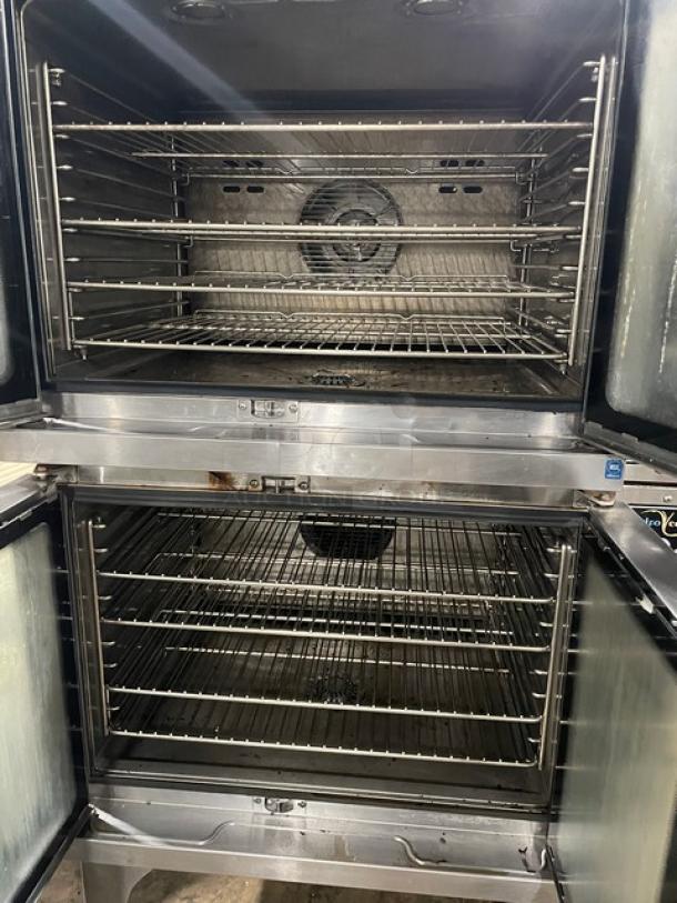 Blodgett HydroVection HV100G/AA double convection oven, stainless steel, natural gas, wired rack, on casters, SN: 013113KJ109B.