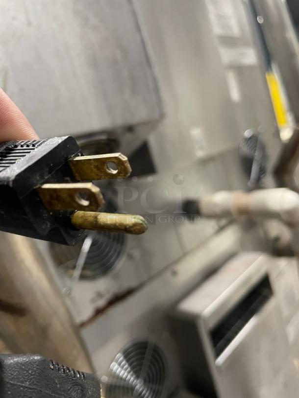 Blodgett HydroVection Series commercial stainless steel convection oven plug and wiring detail; model HV100G/AA.