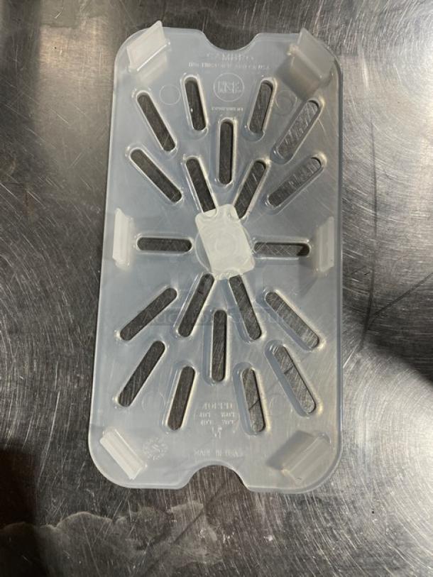 Cambro 40PPD190 translucent polypropylene 1/4-size drain shelf. Scratch-resistant, new condition with visible model marking.